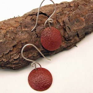 SALE Copper Enamel Earrings GINGERBREAD BROWN Medium Round Enameled Discs on Handmade Sterling Silver Dangly Wires image 3