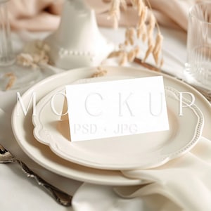 Maqueta de tarjeta de lugar personalizada estilo boho, maqueta de tarjeta de nombre estilo boho, maqueta de papelería para bodas, maqueta de tarjeta de 3,5 x 2 para baby shower, objeto inteligente PSD de tarjeta de mesa