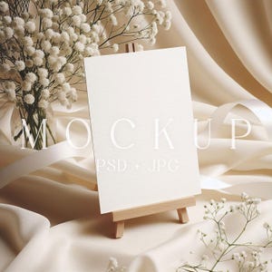 Maquette de carte de table de mariage bohème, maquette d'enseigne de table 5 x 7, maquette d'enseigne de table de mariage, maquette de carte de numéro de table, maquette de menu de bar PSD Smart Object