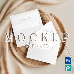 Mockup di fodera per busta 5,25x7,25 e 6,5x7,25, mockup PSD di busta con patta A7, mockup di busta per invito a nozze, mockup di carta da lettere Boho
