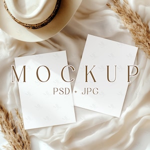 Weiße Grußkarte Mockup, Boho Invite Card Mockup, 5x7 Hochzeitseinladung oder Babypartyeinladung PSD, Minimal Western Rodeo Kartenmockup