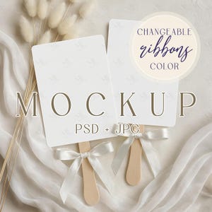 Hochzeitsprogramm Fan PSD Mockup, Zeremonieprogramm Mockup, Hochzeitszeitleistenkartenmodell, 5x7-Fankarte mit bearbeitbarem Bandmodell für Party