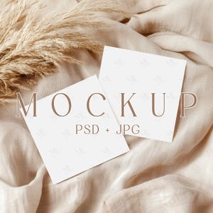 Vierkant kaartmodel, dubbele 5 x 5 kaartmodel, wenskaartmodel, twee uitnodigingskaartsjabloon PSD, set vierkante ansichtkaart decor mockup PSD