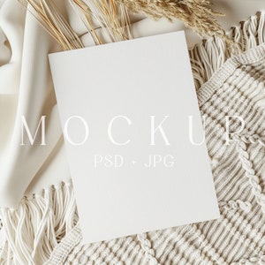 Mockup de convite Boho, mockup de convite de casamento, mockup de cartão 5x7 PSD, mockup de convite de chá de bebê, mockup de cartão comemorativo, mockup branco