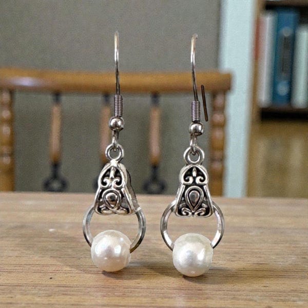 Antique Silver Elegant Short  Pearl Earrings