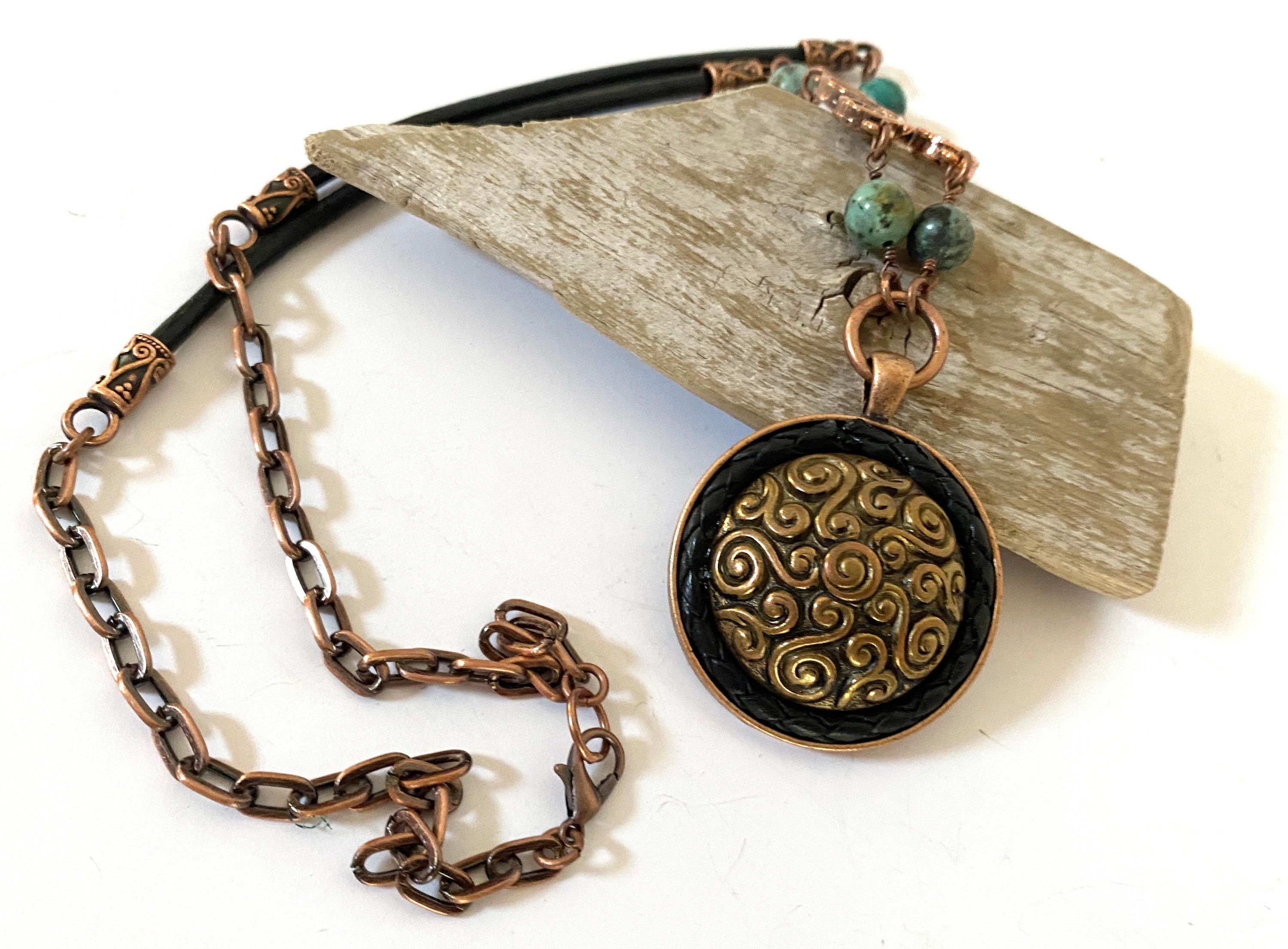 ヴィンテージターコイズペンダント　SV925 レザーコード付 BACKBONE バックボーン Silver925 ターコイズ ボーン ペンダントトップ レザーコード ネックレス シルバー系中古