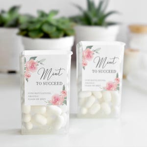 Abschlussfeier Gastgeschenke Etiketten für Minzen, rosa Blumen Rose AchieveMINT Aufkleber, Beginn Minze Gastgeschenke, personalisierte Abschlussgeschenke