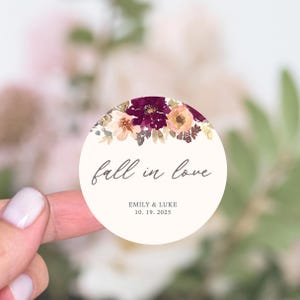 Stickers cadeaux pour mariage Tomber amoureux, Stickers cadeaux pour mariage automne, Floral pêche bordeaux, Étiquettes cadeaux pour mariage automne