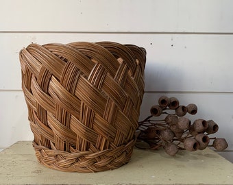 Lovely Vintage Wicker Basket Rustic Home Decor