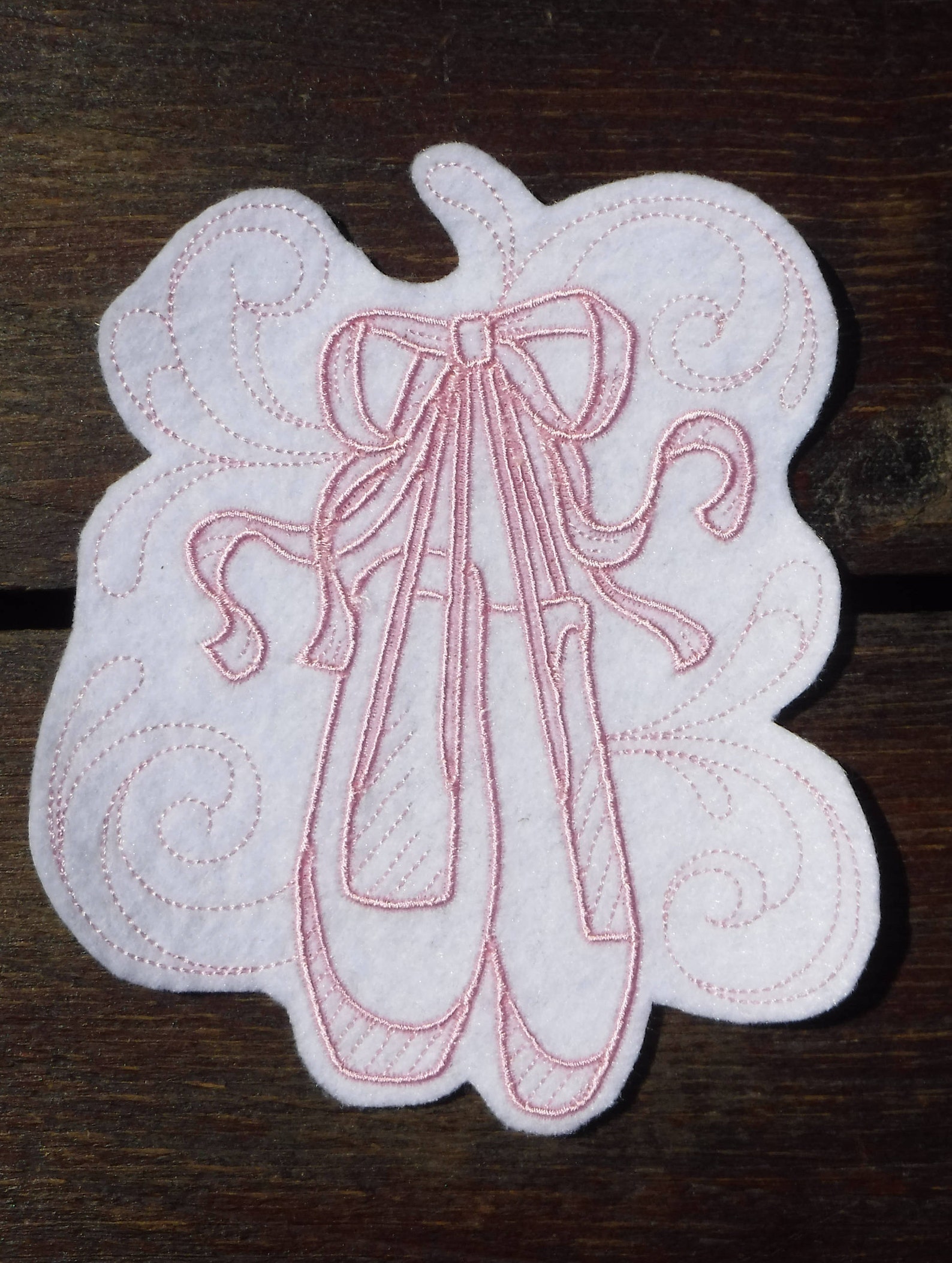 ballet patch - ballet shoes - iron on patch - embroidered applique - ballet gifts - embroidered gifts - pink patch - ballerina g