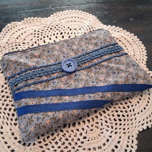 Victorian Bag, Victorian Inspired, Victorian Fabric, Makeup Bag, Toiletry Bag, Blue Pouch, Peach Flowers, Zipper Pouch, Tampon Pouch Case