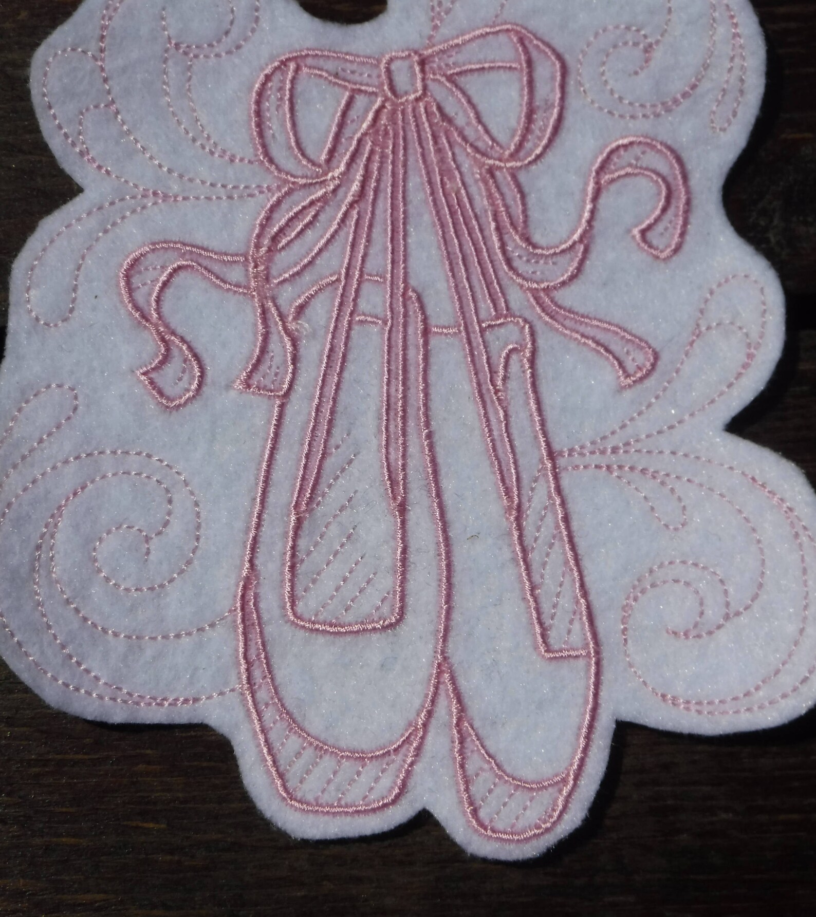 ballet patch - ballet shoes - iron on patch - embroidered applique - ballet gifts - embroidered gifts - pink patch - ballerina g