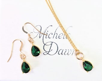 Green teardrop necklace and earrings set. Gorgeous emerald green crystal. 14k gold filled. Emerald jewellery. Gift for her. HoC Au,Sp