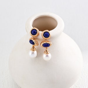 Drop Earrings with Lapis Lazuli and Natural Pearl | Dangle pearl