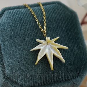 Maple Leaf Gold Necklace, Nature Hiking Gift for Her, Fall Jewelry, Sterling silver leaf Pendant, Sycamore Pendant Maple Leaf Nature Jewelry