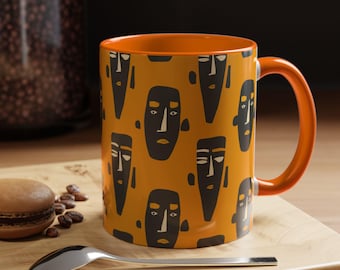 Kaffeetasse mit afrikanischem Maskenmuster, bernsteinfarben, geometrisches Design, einzigartiges ethnisches Kunstgeschenk, Boho-Schreibtischdekoration