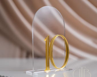 Clear Acrylic Wedding Table Numbers | Modern Elegant Signage (15cm x 12cm)