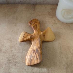 Set of 2 Olive Wood Holding Crosses – 4.7&quot; Prayer Gifts from the Holy Land, Ideal for Confirmation, Communion, or Baptism