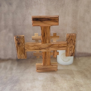 21,5 cm Olivenholz-Jerusalem-Kreuz, handgefertigtes Holzkreuz aus dem Heiligen Land Jerusalem, religiöses Geschenk, neues Wohngeschenk und Wohnkultur