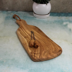 Small Handmade Olive Wood Cheese Platter, Cheese Serving Board with handle, Rustic Chopping board, Serving Platter, Wooden Platter for Home