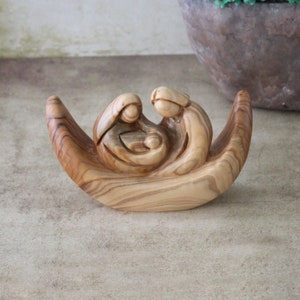 Hand Carved Olive Wood Holy Family Nativity Set - Faceless Joseph, Mary & Jesus From Bethlehem, 3.9 Inch