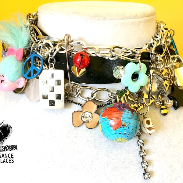 Nuisance Necklace Statement Charms Ska Globe Studs Skull Pearl Bee BoomBox Choker Black Star 80s Bee Heart Flower Punk Chains Drip Troll