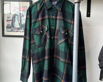 VINTAGE 90s | Green Flannel Button Down Shirt sz M