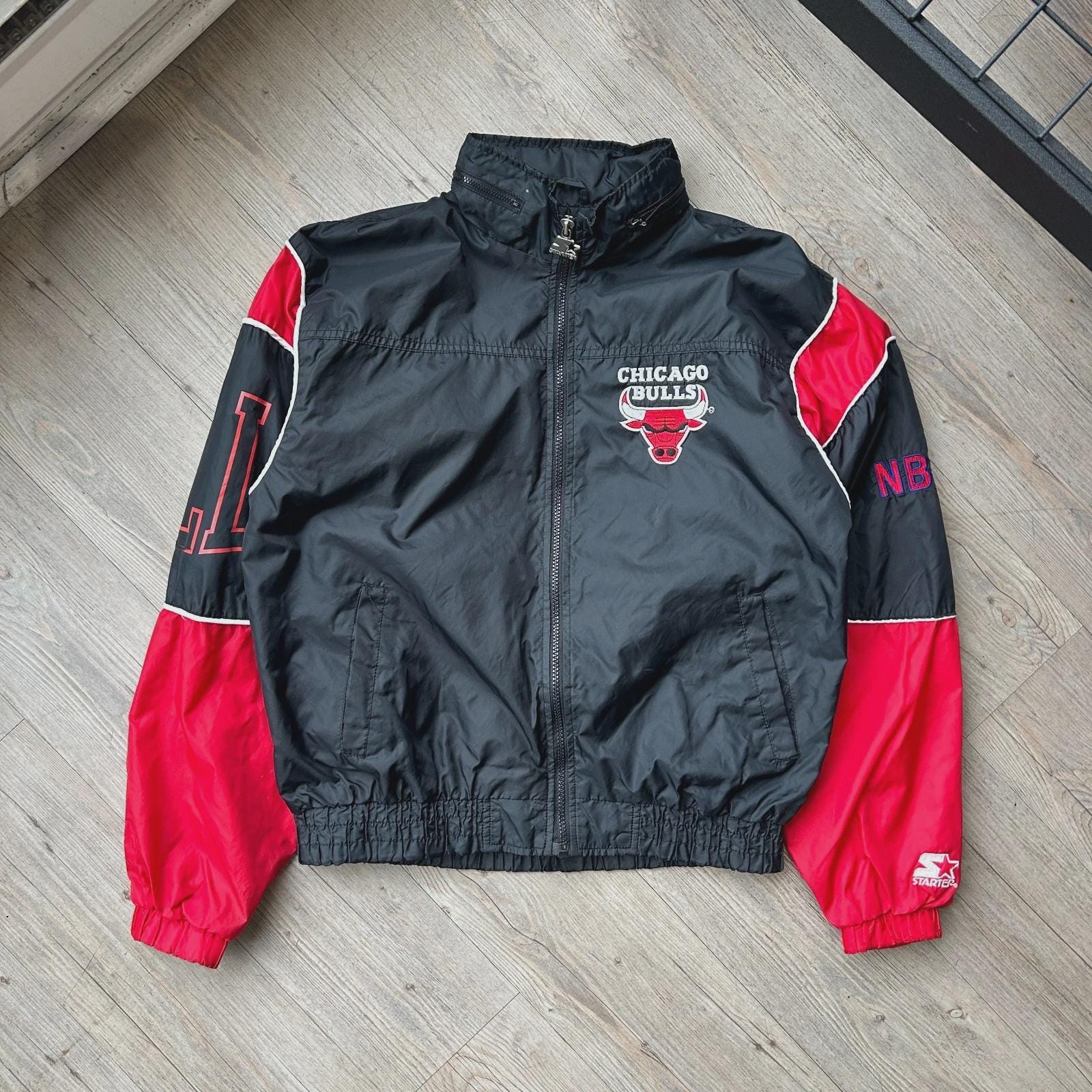 STARTER シカゴ・ブルズ ウォームアップウェア 黒/XL STARTER シカゴ・ブルズ ウォームアップウェア 黒/XL 【公式通販】