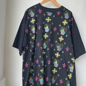 VINTAGE Y2k | Avirex Monogram AOP T-Shirt sz XL image 2