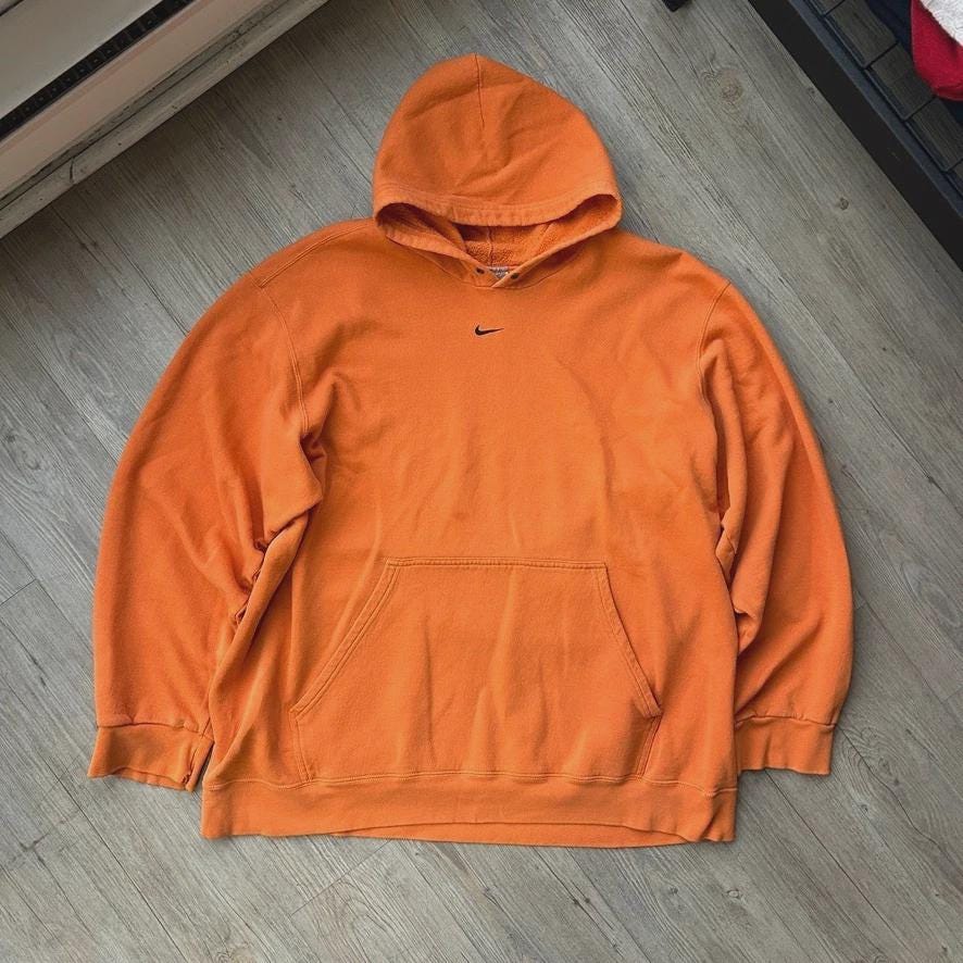 nike sweatshirt middle logo