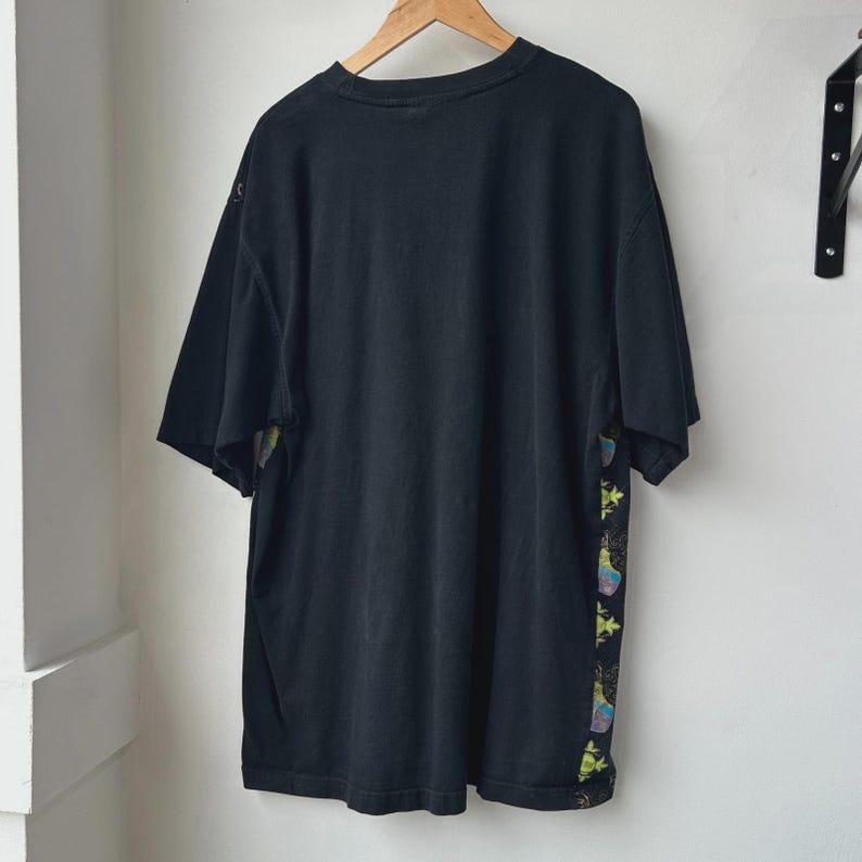 VINTAGE Y2k | Avirex Monogram AOP T-Shirt sz XL image 5