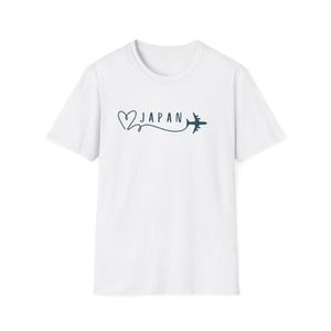 Benutzerdefiniertes Reise-T-Shirt, personalisierte Standort-T-Shirt Entwurf mit benutzerdefiniertem Ziel, Herz-Flugzeug-Reise-Geschenk-Urlaubs-T-Stück