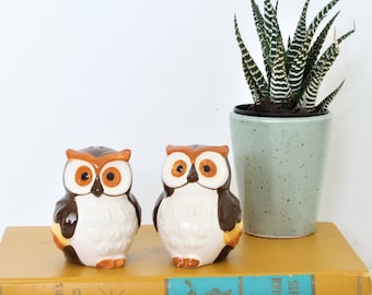 Mid Century Owl Salt and Pepper Shakers, Ceramic Brown, Orange, and Yellow Owls, Owl Collector, Bird Decor, Owl Decor, Owl Salt and Pepper
