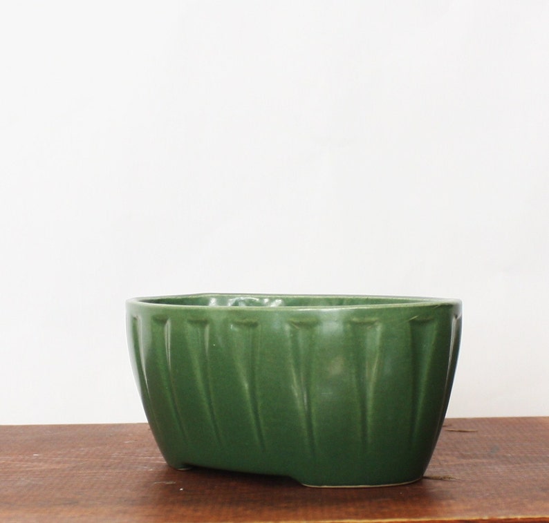 Vintage Retro Oval Planter with Indented Tapered Notches, Ceramic Planter, Catchall, Bowl or Succulent Planter image 4