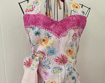 Women's apron, full body, reversible apron, vintage style, floral motif, pinks and white, cooking, cleaning, crafting, great gift