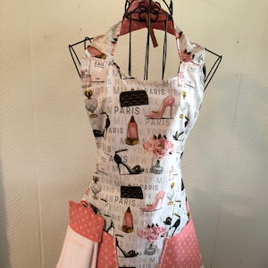 roses and high heals, Paris and purses, multi colored, women&#39;s apron, reversible, 1950&#39;s pattern, kitchen, mothers day,  cooking, crafting,