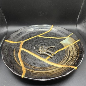Stor Kintsugi-tallrik med 6 brytare, nyckelhållare, smyckesbehållare, guld, svart och guld, japansk keramik