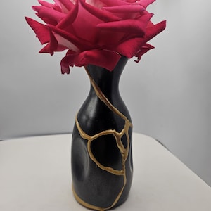 5 break -Black or white Kintsugi Sake Bottle - Kintsugi Bottle - Kintsugi Vase - Black & Gold - Kintsugi Sake - Japanese -  gift