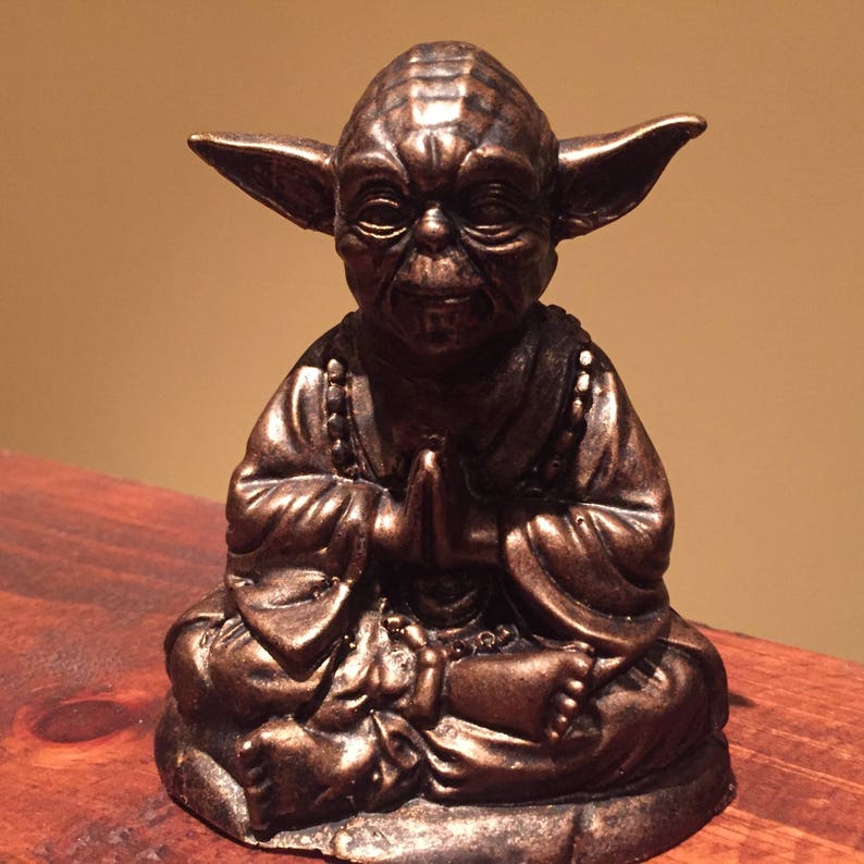 yoda and grogu statue