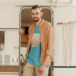Vintage Van Dreams Nomad Campervan Vanlife Sunset T-shirt Unisex Mens Womens Heavy Cotton Graphic Tee Camping Apparel zdjęcie 7