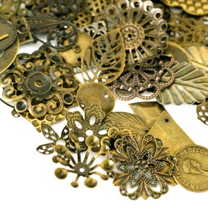 Wyprzedaż 50 szt. filigranowych naszywek w stylu mieszanym w kolorze antycznego brązu