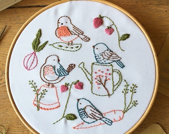 Bird Embroidery Pattern - PDF Garden Embroidery Pattern - My Vegetable Patch