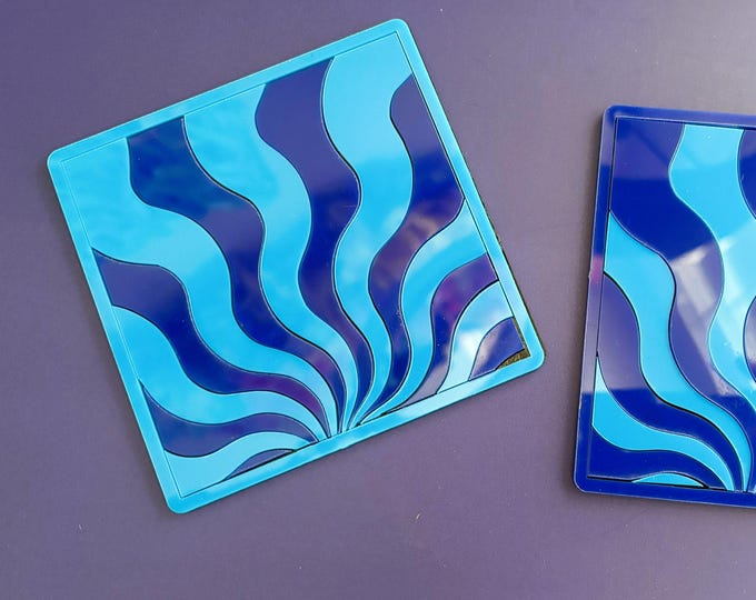 Retro Sunburst Acrylic Coasters: Bold Table Decor, Set of 2 or 4