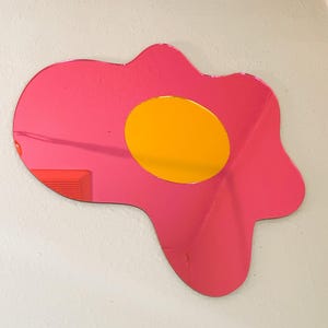 Espelhos de Ovo Rosa Descolados | Decoração de Parede com Espelho Acrílico | Arte em Espelho Colorida e Peculiar – Presente Feito à Mão