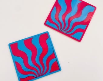 Retro Sunburst Acrylic Coasters: Bold Table Decor, Set of 2 or 4