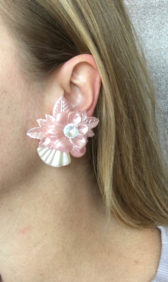 1980s Pink Flower Earrings - image 1