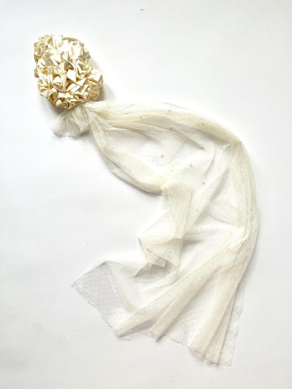 Vintage Wedding Veil Roses Pearls Ivory Tulle - Etsy display picture 1