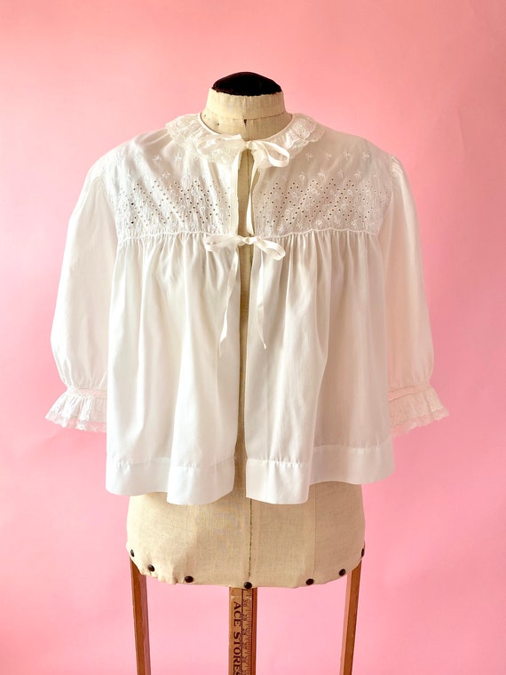 Vintage Bed Jacket / 1960s Lace Jacket / White Lou