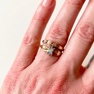 Vintage 10K Yellow Gold and Opal Ring image 4