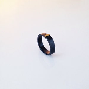 gold hammered stripe finger shaped ring image 2